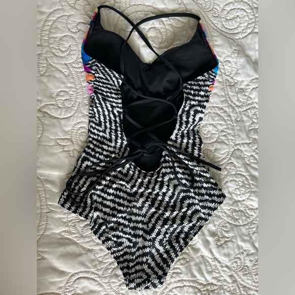 Bar lll one piece women swim - Picture 6 of 7